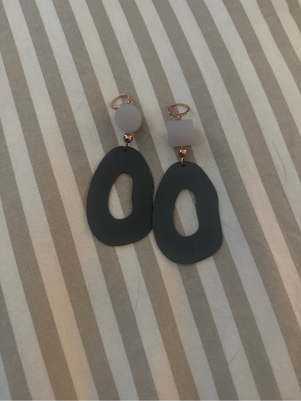 Matte Black Open-Teardrop Dangle Earrings with Frosted Accents